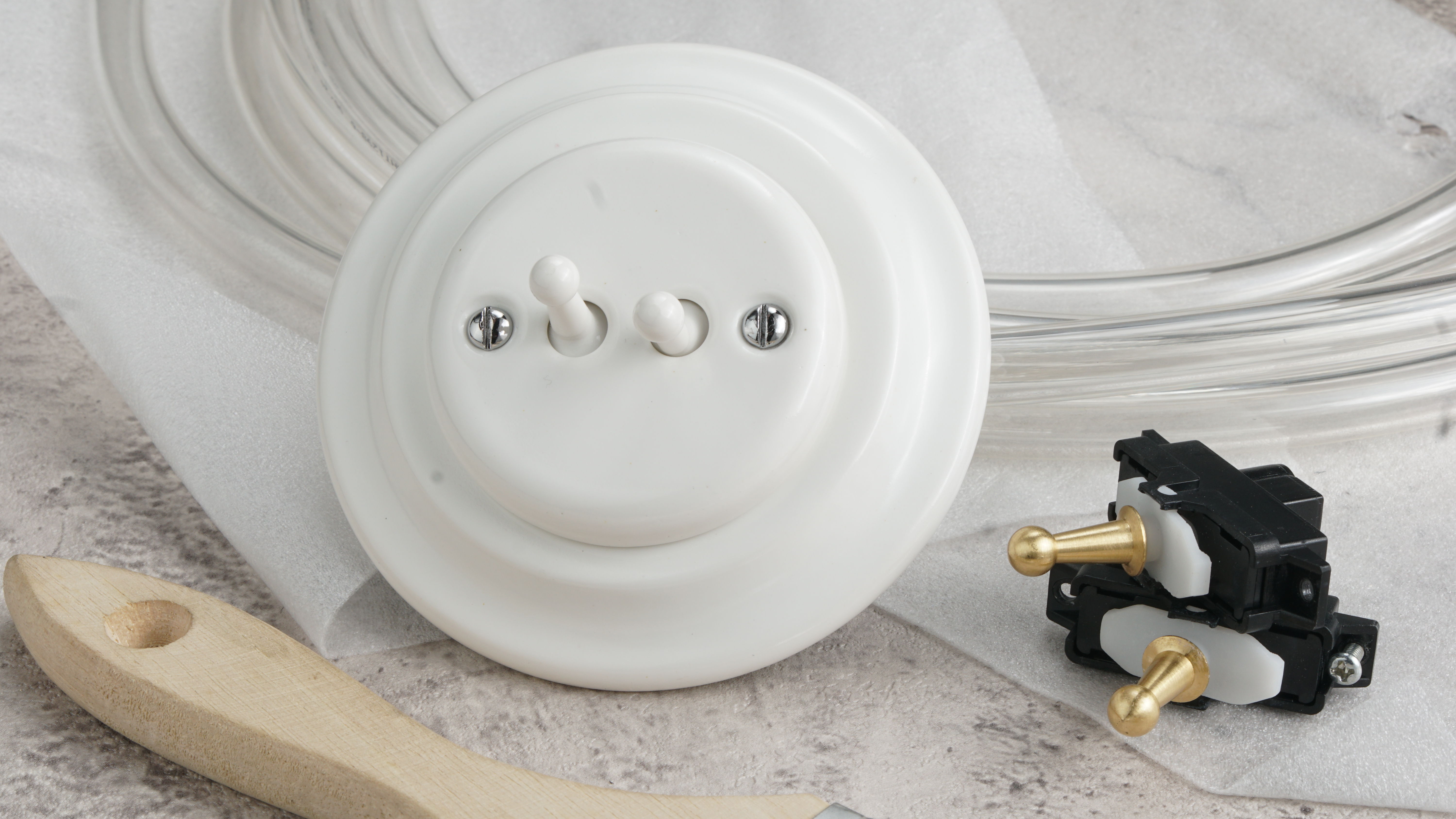 douille murale en porcelaine